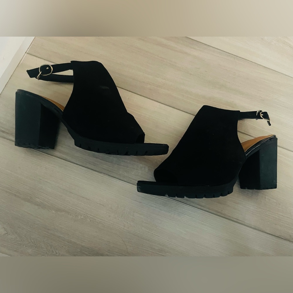 Womens boot - Picture 2 of 4